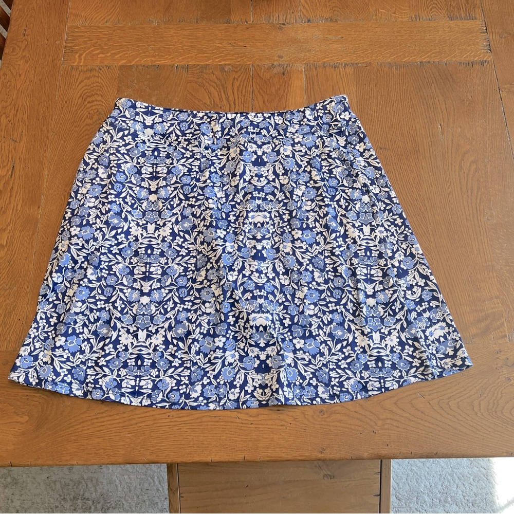 Women’s golf skort XXL, with pockets, washed, never worn. Smokefree home.